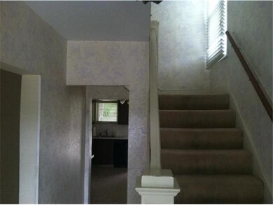 Entry/Foyer.