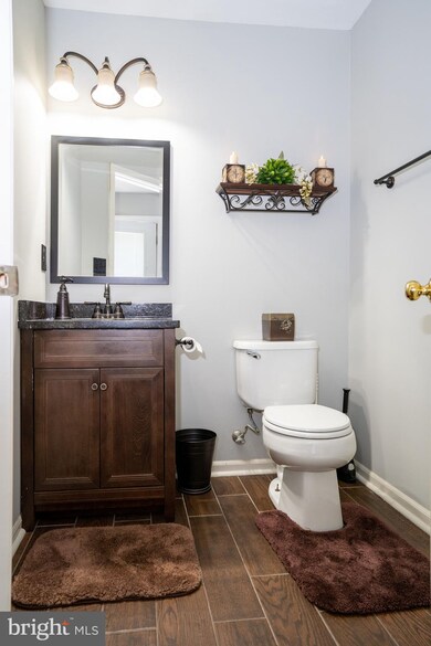 9209 Cardinal Forest Ln, Lorton, VA 22079 - photo 6