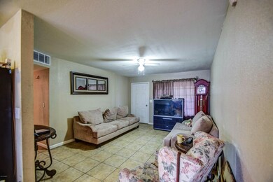 family room 2