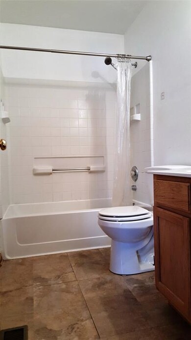 205 W Washington St unit 2218, Oswego, IL 60543 - photo 3