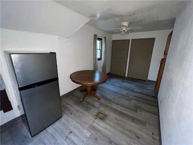 317 N Shenango St, New Castle, PA 16101 - photo 3