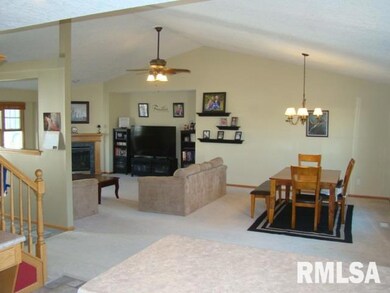 1646 W 66th St, Davenport, IA 52806 - photo 5