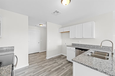 3016 Fountain Dr, Salina, KS 67401 - photo 6