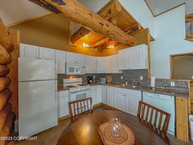 Lots of kitchen cabinet space