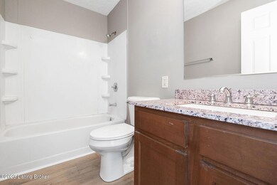 16-web-or-mls-2512 S 4th St-16