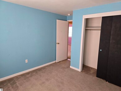 8016 S Alaska St unit B, Oscoda, MI 48750 - photo 6