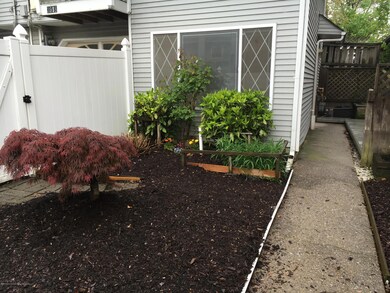 3918 Victory Blvd unit 3920, Staten Island, NY 10314 - photo 3