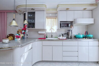 32 Slater Blvd, Staten Island, NY 10305 - photo 3