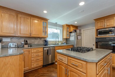41 Fairview Ave unit 123124, Nashua, NH 03060 - photo 3