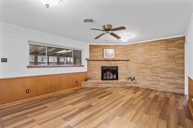 524 Brookview Dr, Hurst, TX 76054 - photo 3