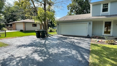 11S722 Book Rd, Naperville, IL 60564 - photo 2