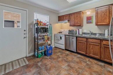 200 Lincoln Ave, College Station, TX 77840 - photo 6