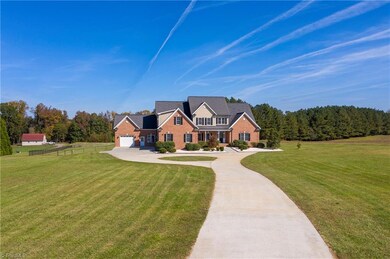 1326 Underpass Road - Circle Drive