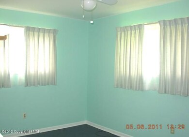 576 Knauss Rd, Nazareth, PA 18064 - photo 4