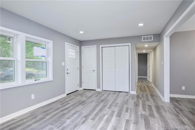 208 Mockingbird Dr, Jeffersonville, IN 47130 - photo 5