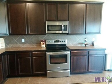 19935 Pecan Hill Dr, Zachary, LA 70791 - photo 5