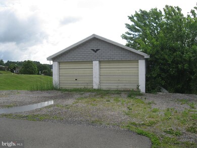 15 S Market St, New Ringgold, PA 17960 - photo 6