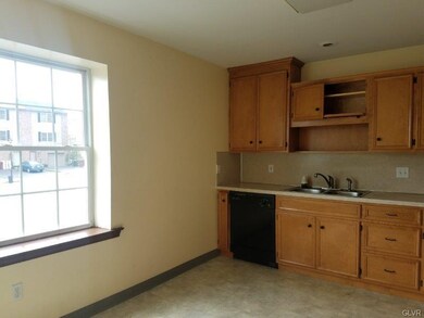 17 Jazz Cir, Whitehall, PA 18052 - photo 6