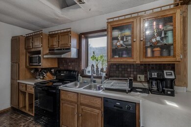 521 Webster Ave, North Mankato, MN 56003 - photo 2