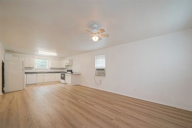 2051 Santa Rosa St unit A, Houston, TX 77023 - photo 5