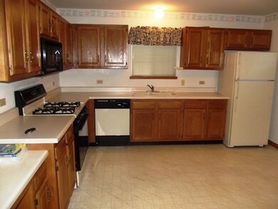 869 Golf Course Rd unit 2, Crystal Lake, IL 60014 - photo 4