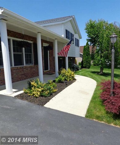 309 Sue Linn Dr, Chambersburg, PA 17201 - photo 2