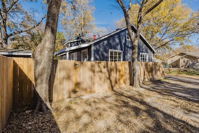 638 S Greenwood St, Wichita, KS 67211 - photo 3