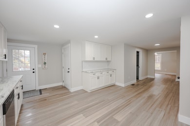 1 Sheraton Dr, Hudson, NH 03051 - photo 6