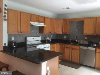 302 Creststone Cir, Princeton, NJ 08540 - photo 4