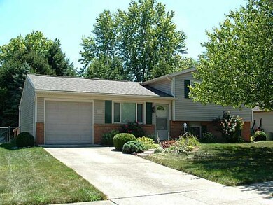 4774 Echorock Dr, Columbus, OH 43231 - photo 2