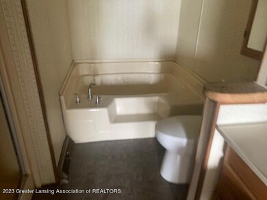 7901 E Carson City Rd, Carson City, MI 48811 - photo 6