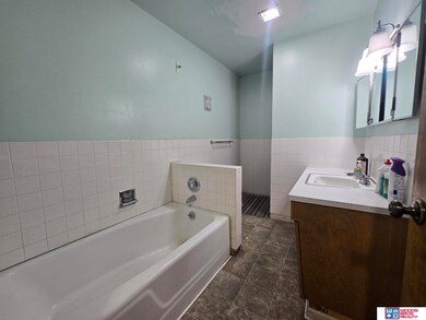 1113 Elk St, Beatrice, NE 68310 - photo 5
