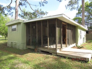 711 NW 4th St, Carrabelle, FL 32322 - photo 4