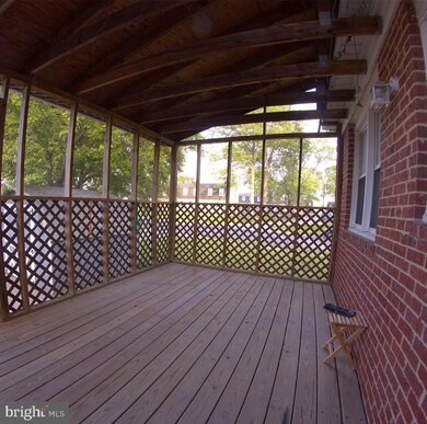 8112 Stratman Rd, Dundalk, MD 21222 - photo 2