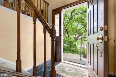 1709 Glastonberry Rd, Potomac, MD 20854 - photo 4