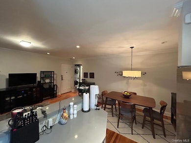 199-11 19th Ave unit 2-170, Whitestone, NY 11357 - photo 5