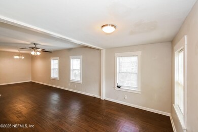 004-photo-living-room-10035554