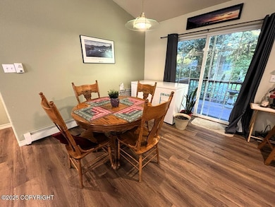 2129 Harbor Way - Dining area
