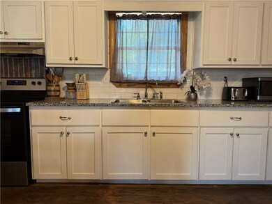 1503 N Hill St, Three Rivers, TX 78071 - photo 6