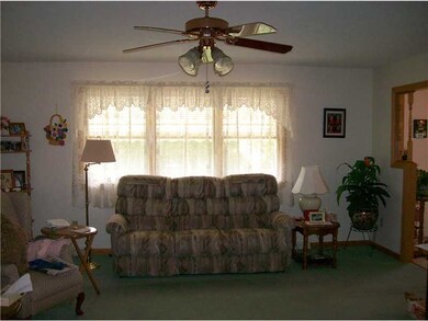 2312 Loveland Ave, Erie, PA 16506 - photo 4