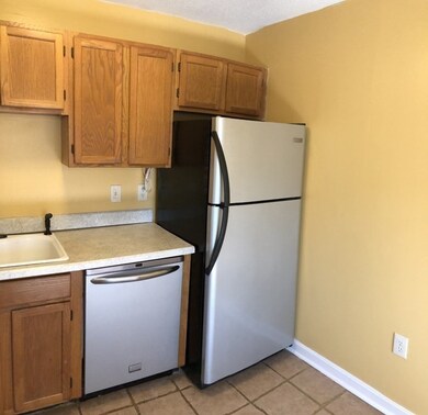 135 Lafond Ln unit 24, Dracut, MA 01826 - photo 4