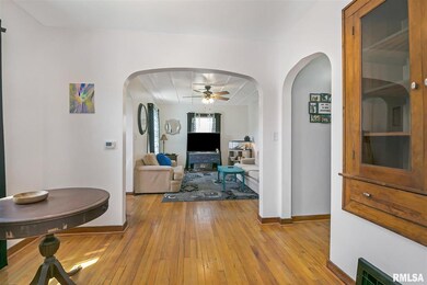 2202 W Locust St, Davenport, IA 52804 - photo 5