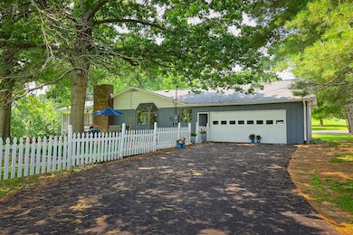 393 Fate Lutz Rd, Hanson, KY 42413 - photo 4