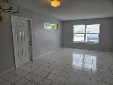 525 Putnam Rd unit 1, West Palm Beach, FL 33405 - photo 2