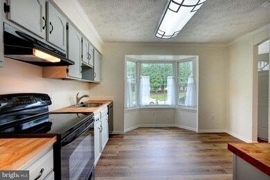 12024 Winding Creek Way, Germantown, MD 20874 - photo 4