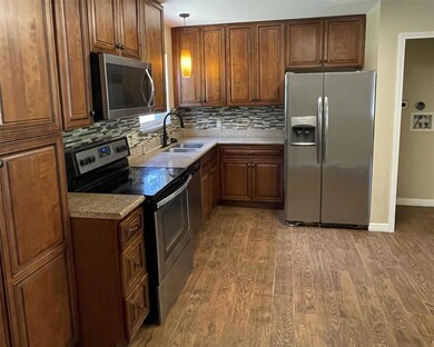 929 W Ford St, Denison, TX 75020 - photo 5