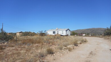 225 S El Rancho Bonito Rd, Cornville, AZ 86325 - photo 2