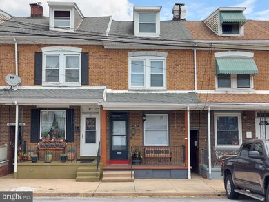 369 Hazel St, Reading, PA 19611 - photo 2