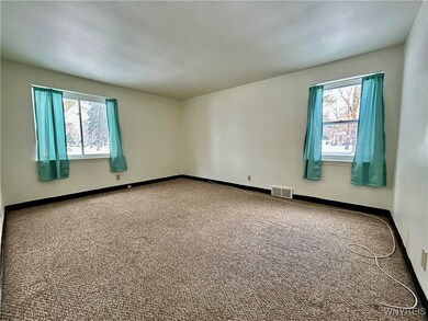 8 Latona Ct unit 1, Buffalo, NY 14220 - photo 4