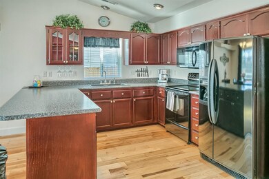 1182 White Chapel Dr, Central Point, OR 97502 - photo 3